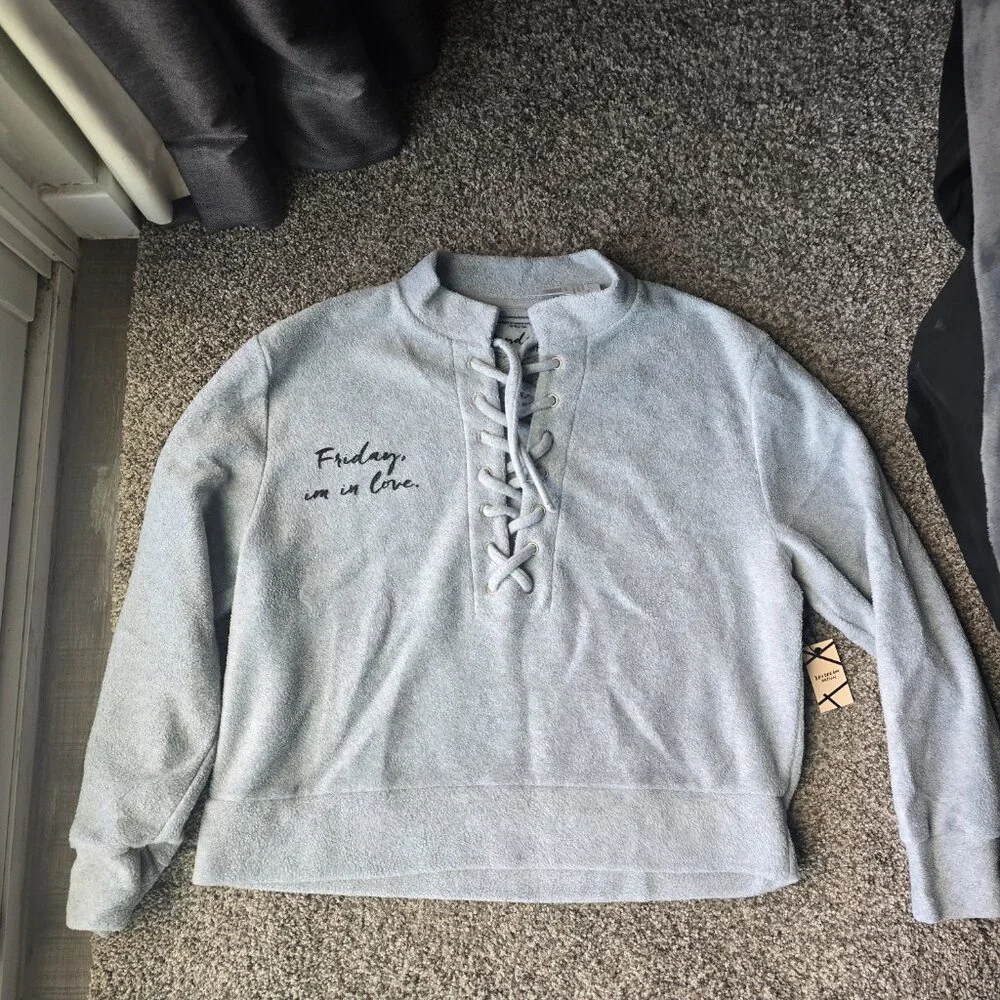 NWT REVOLVE Daydream Nation “Friday I'm in Love” Pullover Rain Cloud Grey Small - Picture 5 of 10